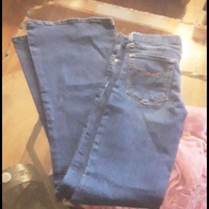 FLARE SIZE 2 TO 4 STRETCH GAP NWOT MED RISE